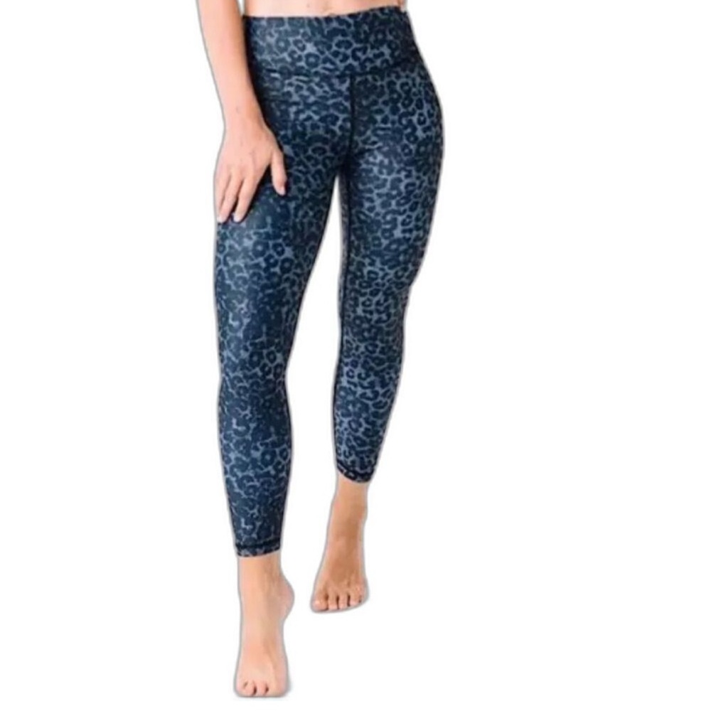 EUC ZYIA Active Blue Leopard Print Scrunchy Butt Leggings Size L fits 8-10